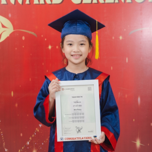 PHẠM THU THẢO 